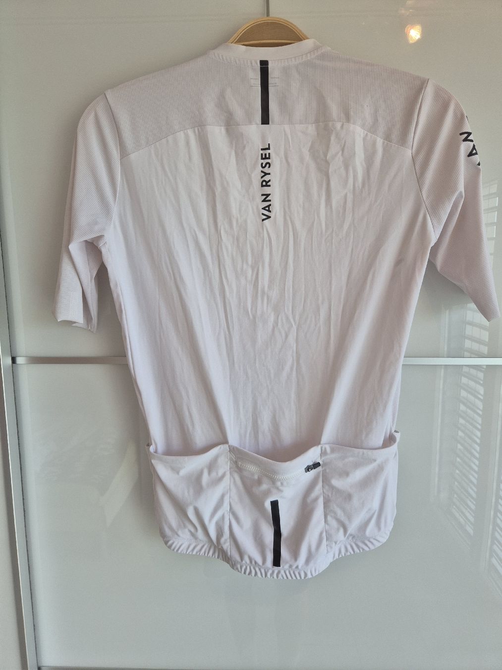 Decathlon Canottiere & Pantaloni: Van Rysel Jersey Grösse L – Usato da Hitzkirch venduto da dev_7kc2 1
