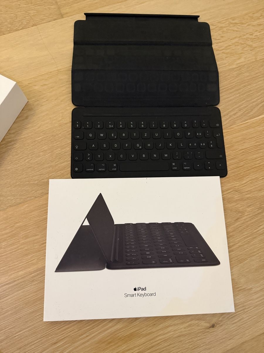 Apple Tablet PC: Verkaufe Ipad mit Smart Keyboard und Apple Pencil – Usato da Baar venduto da lad_s9mg 4