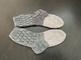 Handgestrickte Kinder-Socken Grösse 32/33 Fusslänge 19,5 cm