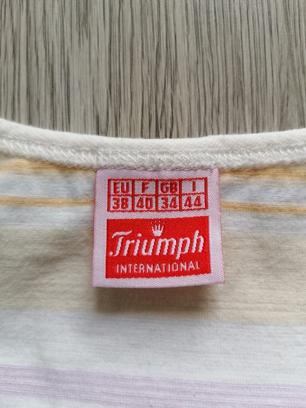 Triumph Tops: Top von Triumph Gr. 38 – Neuf (Voir description) à Emmen par Tigerlady 1