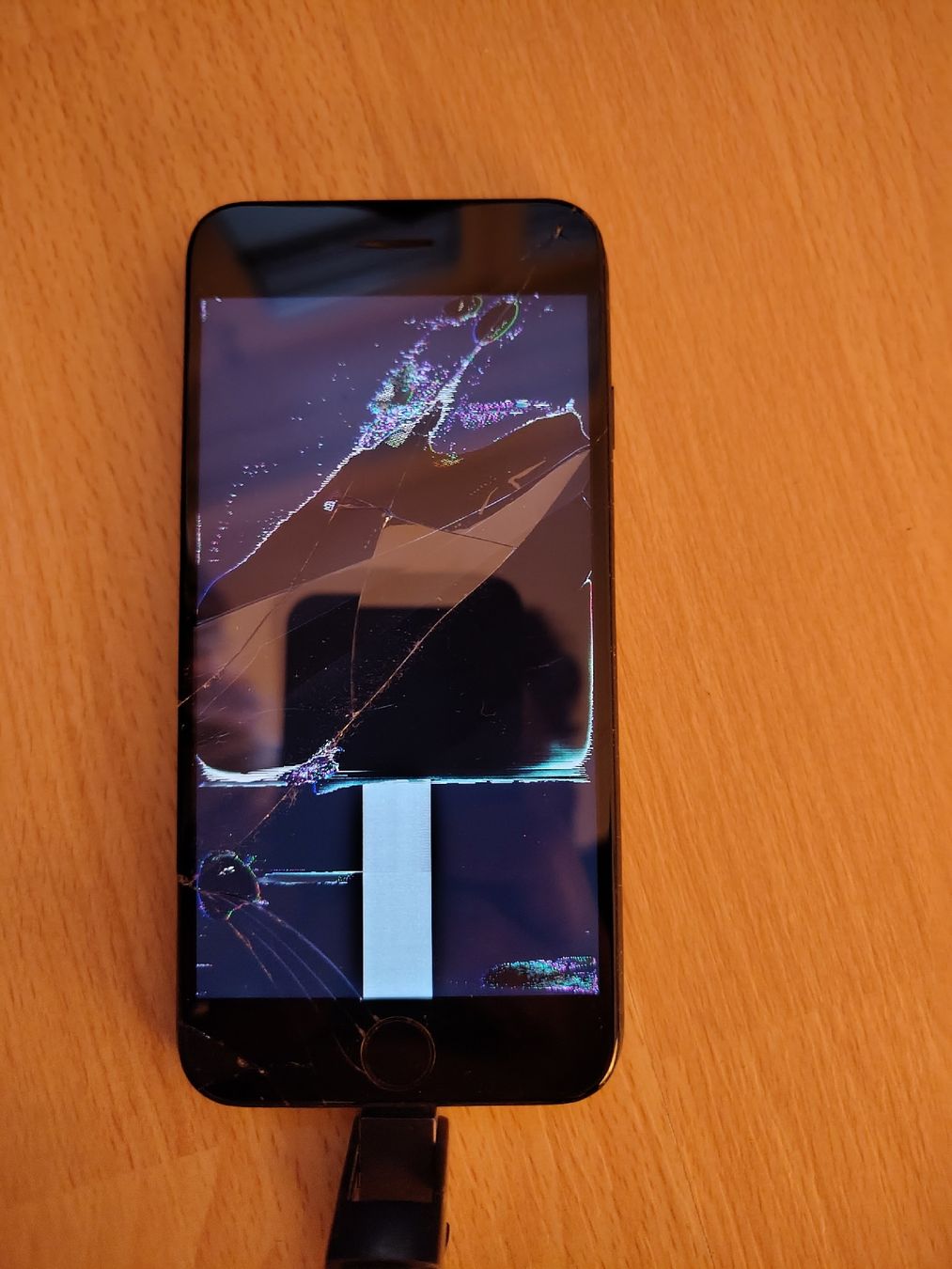 Apple Portables: iPhone 8 - Bildschirm defekt – Défectueux à Zürich par Almohammed 3