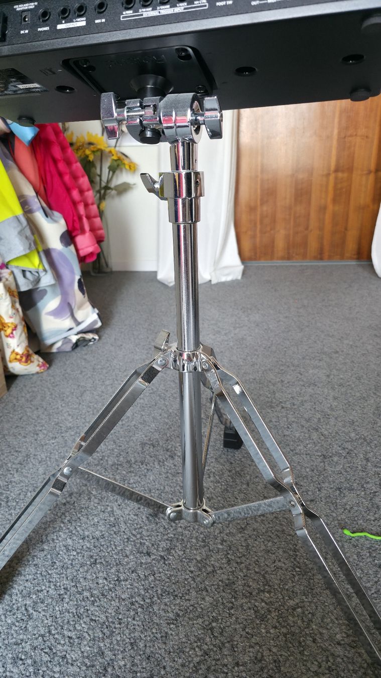 Roland Strumenti musicali: Roland Octapad-30 mit Sitz, Stand, 3 Pedale – Usato da Illighausen venduto da emlyndavies 7