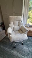 Bequemer Bürosessel mit Fussablage in beige - gebraucht