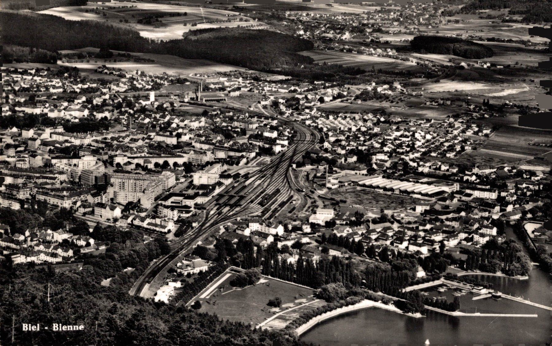 Cartes postales: Flugaufnahme Biel - Bienne – D'occasion à Bronschhofen par Astore