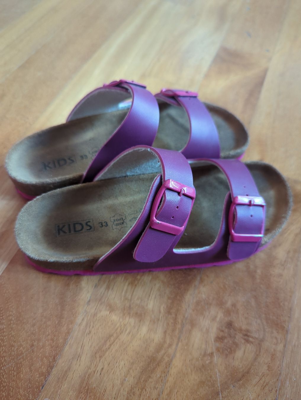 Scarpe per ragazzi: Migros Kids Hausschuhe Gr. 33 – Usato da Eglisau venduto da raf_hn2x 1