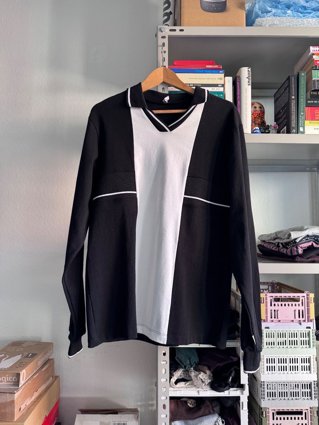 Maglioni & Felpe: Longsleeve "MAINS", Grösse M, Schwarz – Usato da Zürich venduto da GC96