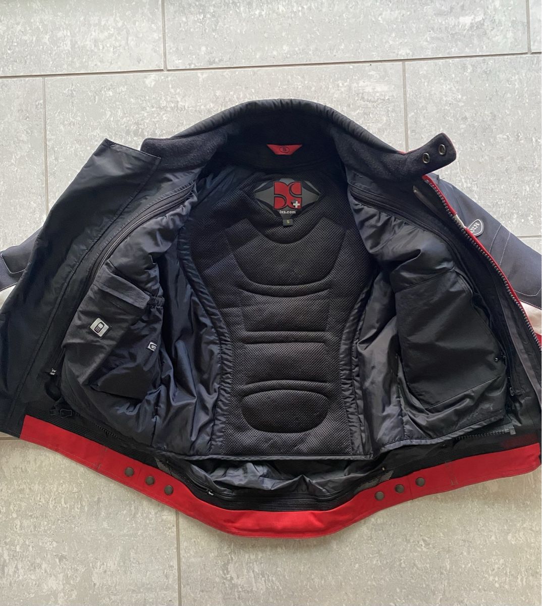 IXS Vestes: Motorradjacke iXS – D'occasion à Möriken AG par EveMllr 2