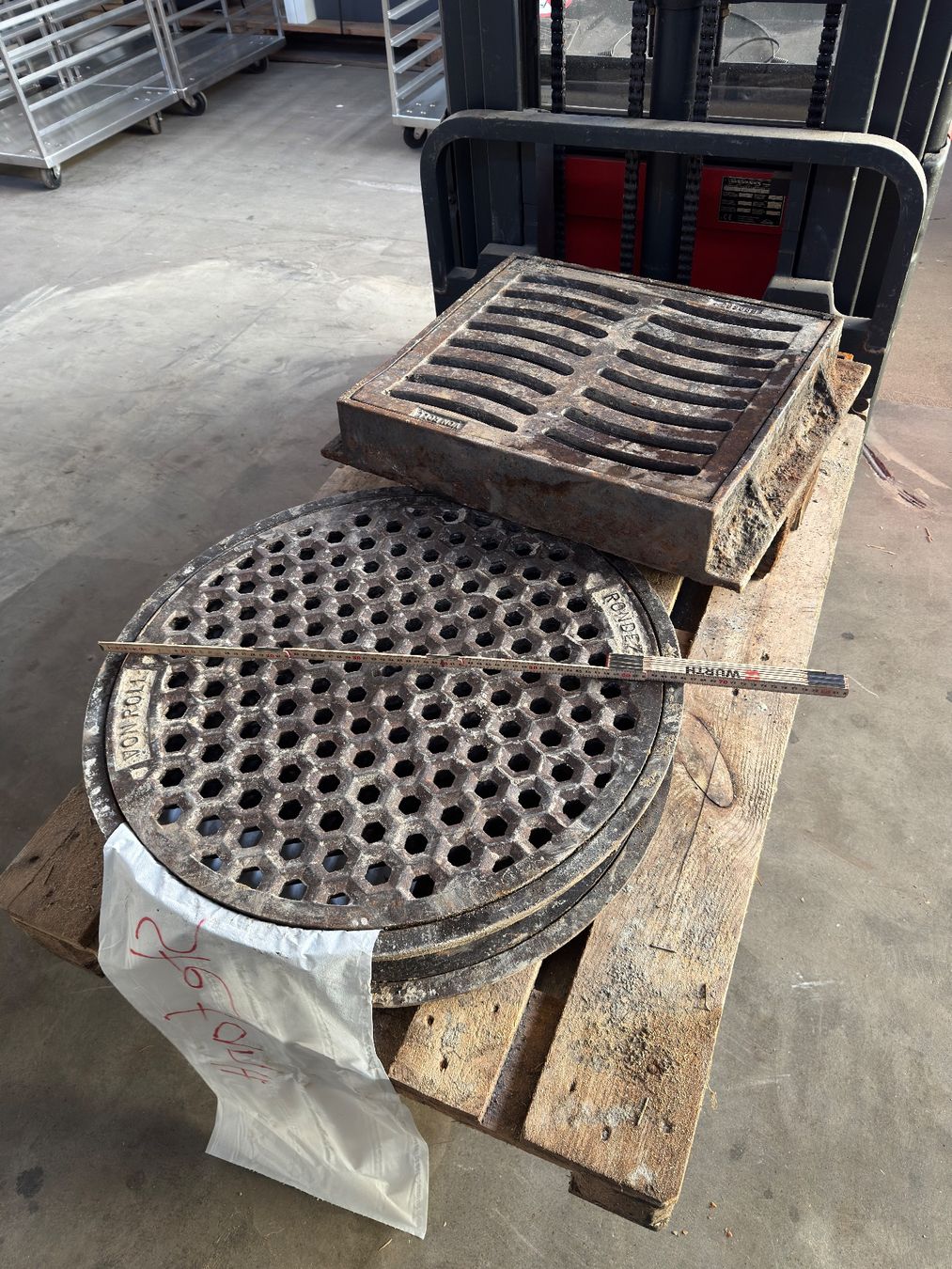 Sonstige Baumaterialien: Diverse Schachtdeckel Kanaldeckel – Gebraucht aus Abtwil SG von SHost