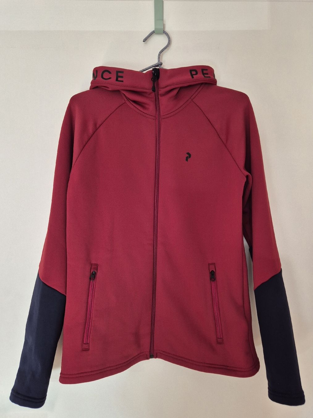 Peak Performance Jacken: Peak Performance_W Rider Zip Hood_S – Gebraucht aus Forch von alport