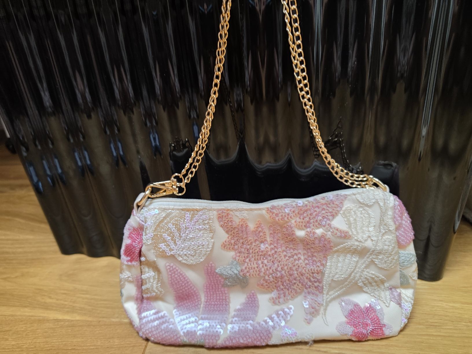 Sacs femmes: Handtasche mit Applikationen – Neuf (Voir description) à Kefikon TG par Livline