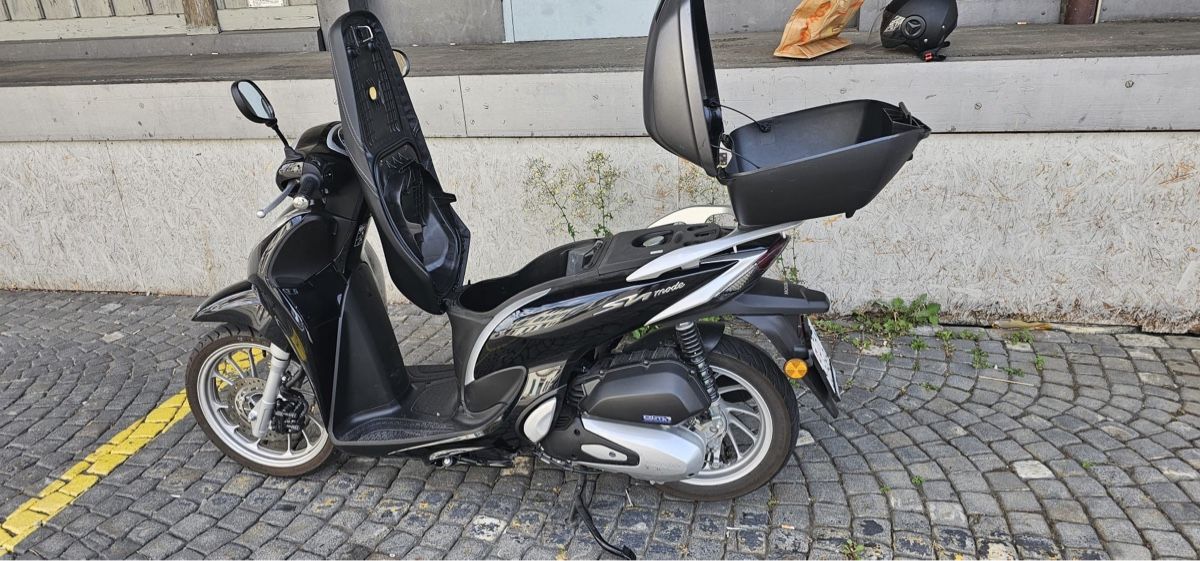 Honda Scooter: Honda FSH125 – Usato da Wädenswil venduto da ptaki 1