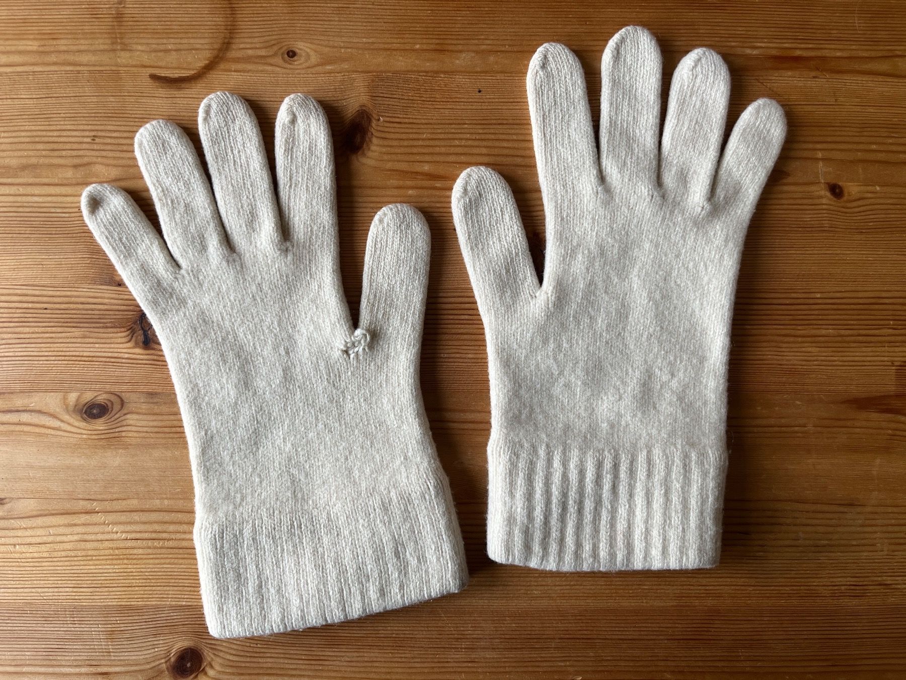 Burberry Guanti & manicotti: Original BURBERRY gloves – Usato da Winterthur venduto da L.K.I.
