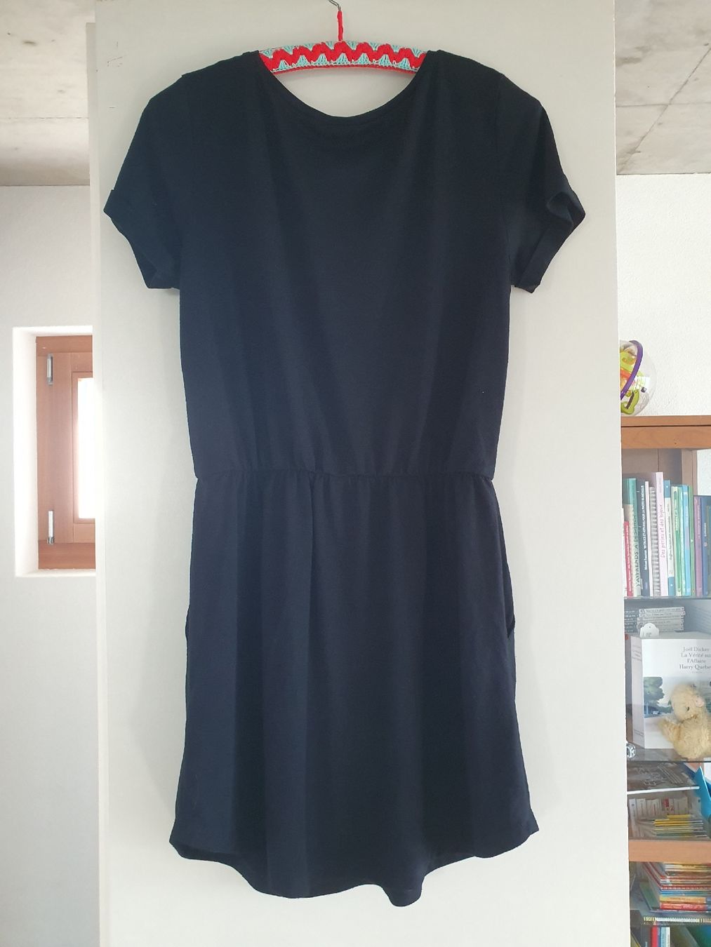 H&M Vestiti: Schwarzes Kleid Gr. M – Usato da Villars-sur-Glâne venduto da richardette 2
