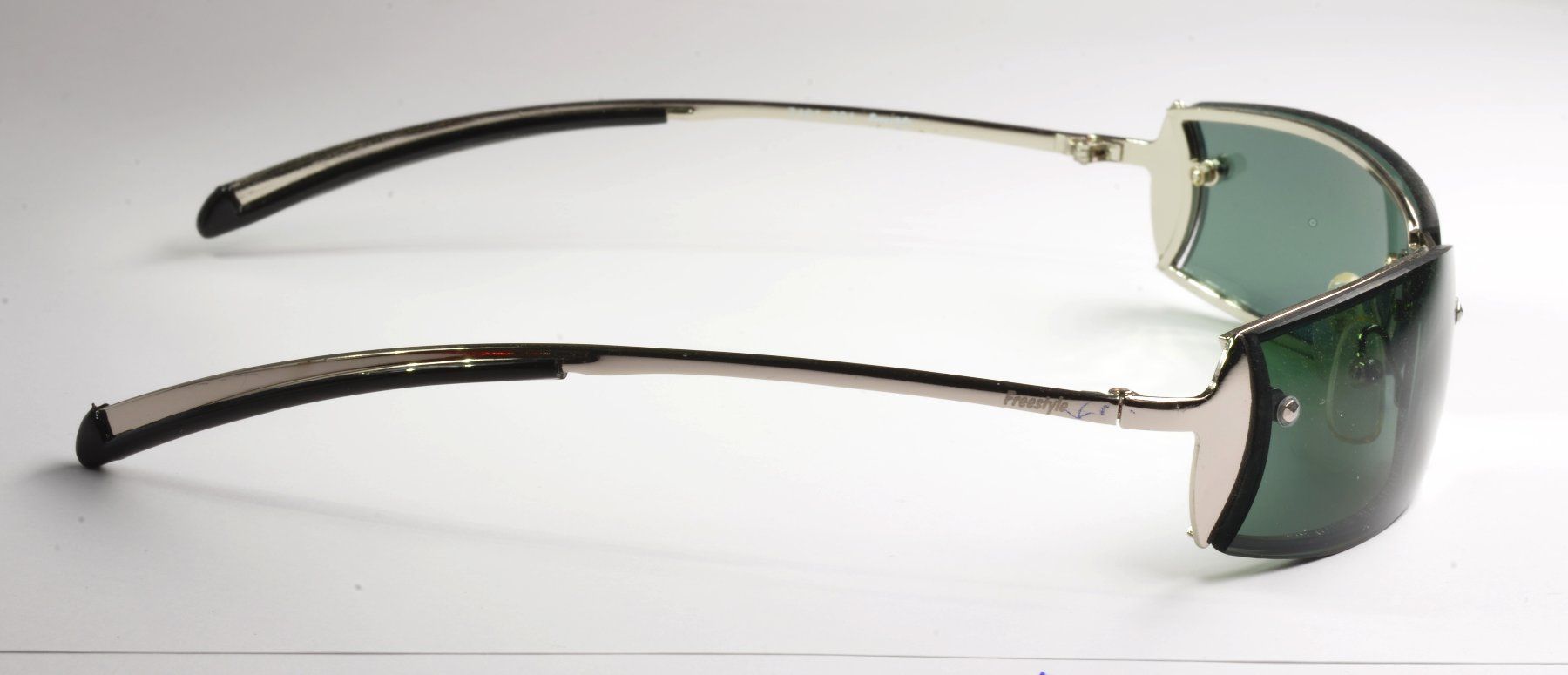 Brillen & Gläser: Freestyle Sport & Freizeit Sonnenbrille dunkler Filter – Neu und originalverpackt aus Neerach von i-style24 4