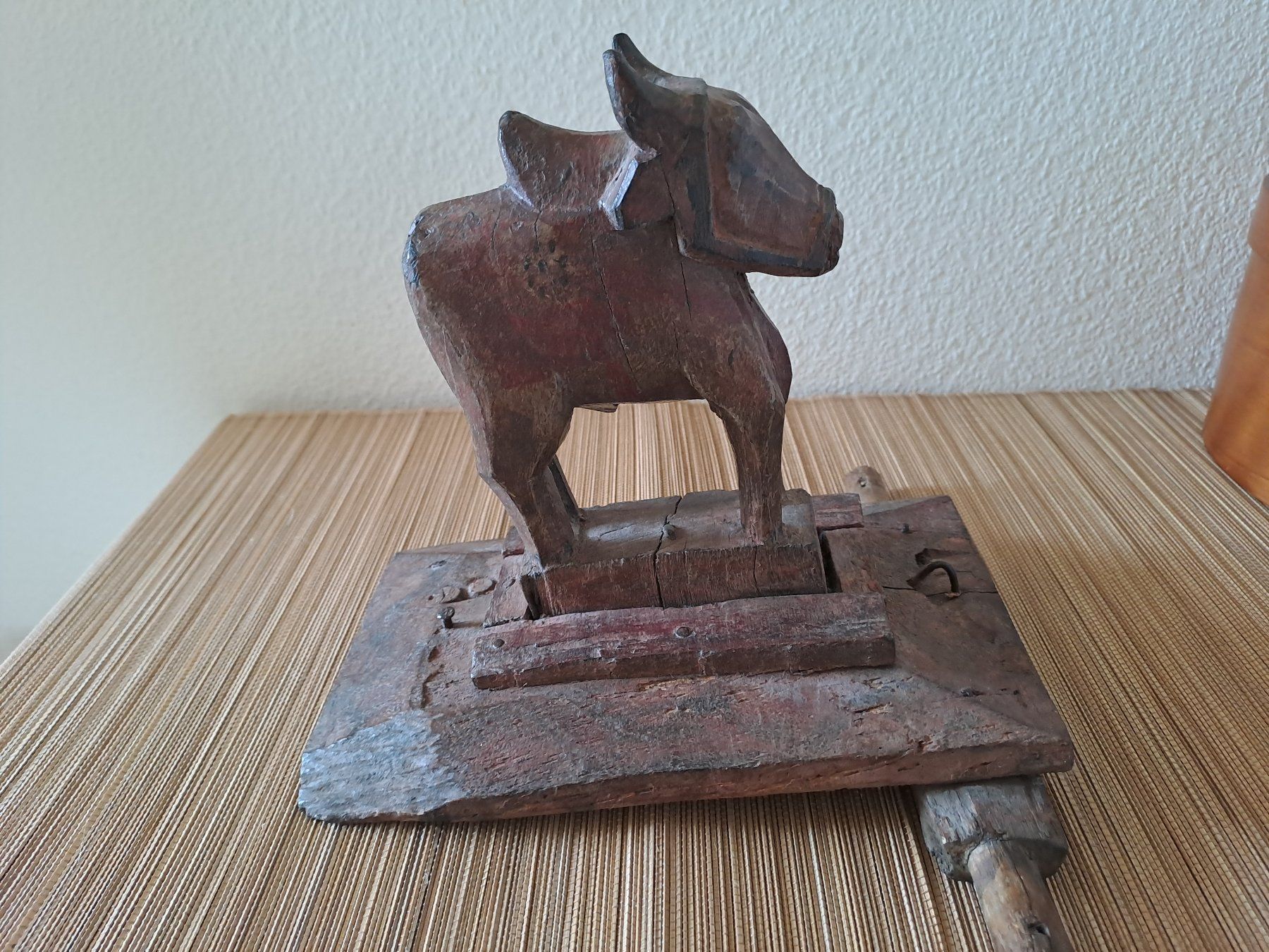 Statuette: INDE ANTIQUE  JOUET NANDI EN BOIS – Usato da LAUSANNE venduto da KWEW 2
