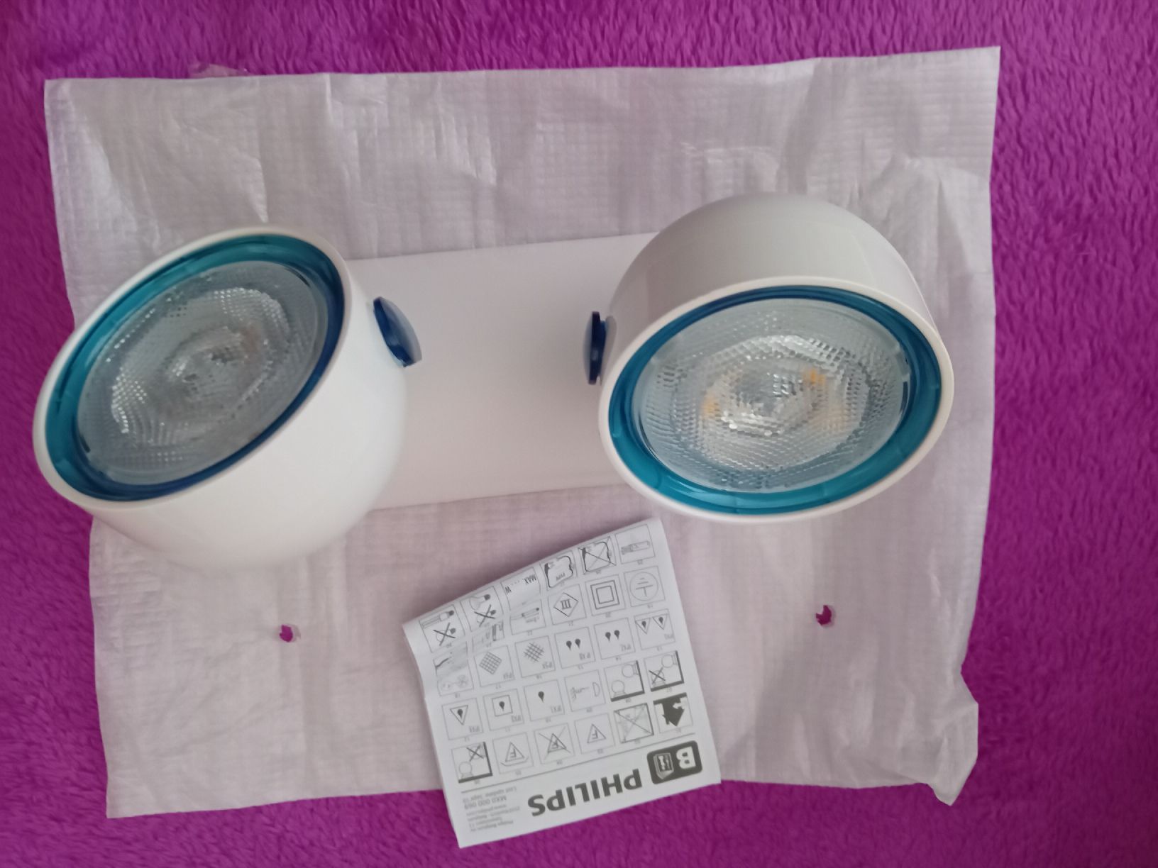 Philips Lustres & lampes de plafonds: Philips Spot-Lampe LED, neu – Neuf avec emballage d'origine à Witterswil par hele04 4