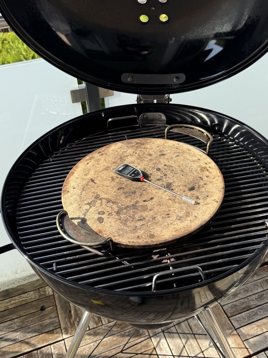 Grills: Weber Holzkohlegrill Master-Touch Premium E-5770 – Gebraucht aus Safenwil von Mubuch 5