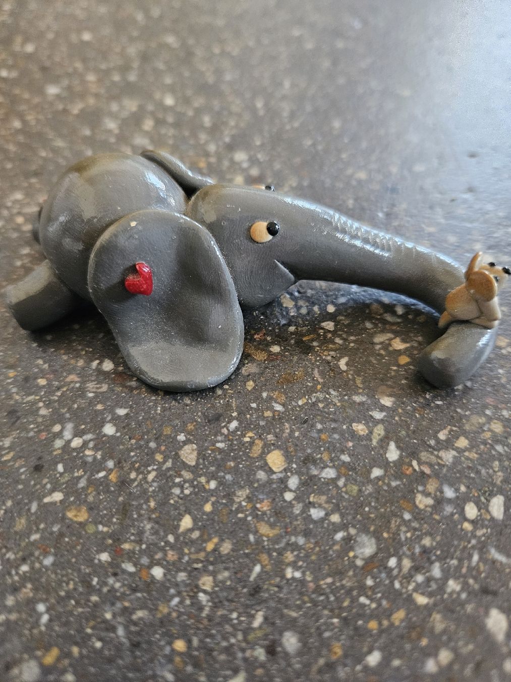 Statuette: Handgemachte Elefantenfigur  mit kleiner Maus  🐘 – Usato da Anwil venduto da tamoos 2