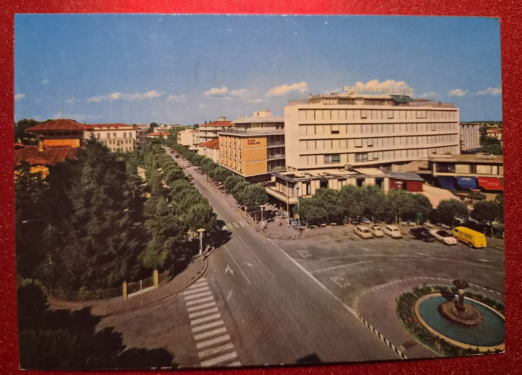 Cartoline postali: Abano Terme Piazza Repubblica 1974 – Usato da Melchnau venduto da Arthurius