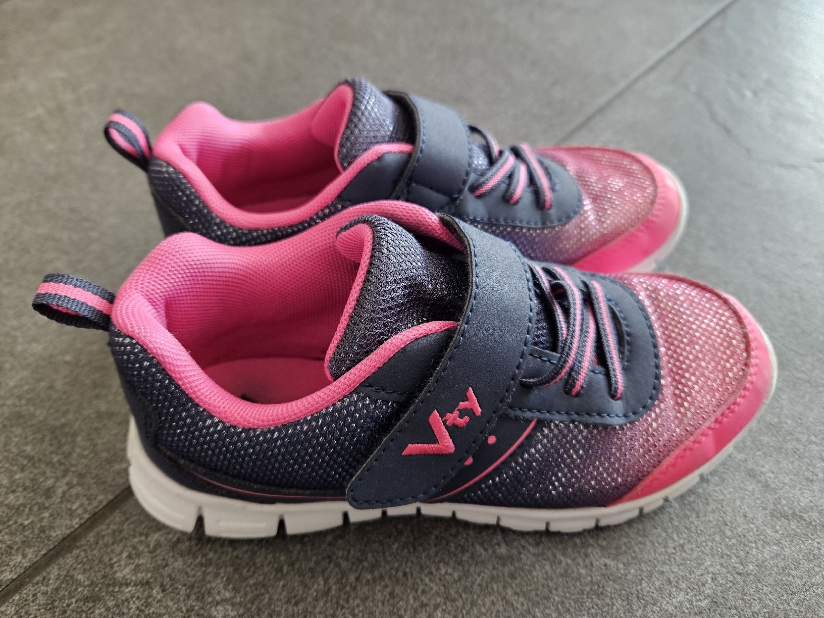 Scarpe per ragazze: Turnschuhe Grösse31 – Usato da Günsberg venduto da Sus_Anne