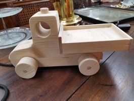 Lastwagen aus Tannenholz