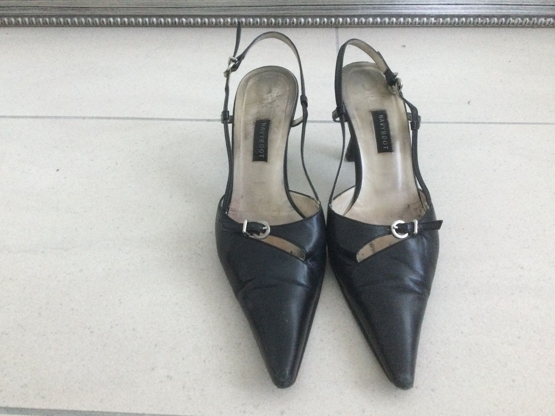 Navyboot Chaussures femmes: Navyboot Slingback Pumps schwarz Leder gebraucht – D'occasion à Zug par ang_rxx5 2