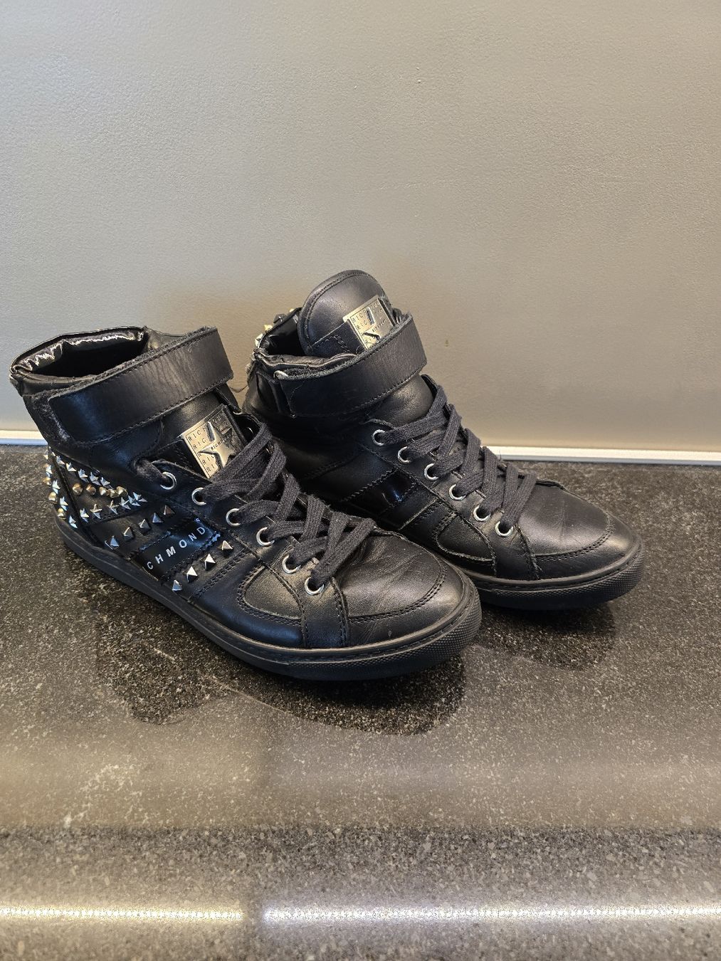 Damenschuhe: Richmond Sneaker in schwarz - Grösse 37 – Gebraucht aus Hägglingen von Raff_Ella