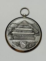 Médaillon P. Kramer Neuchâtel chalet et blason poids 38.12g