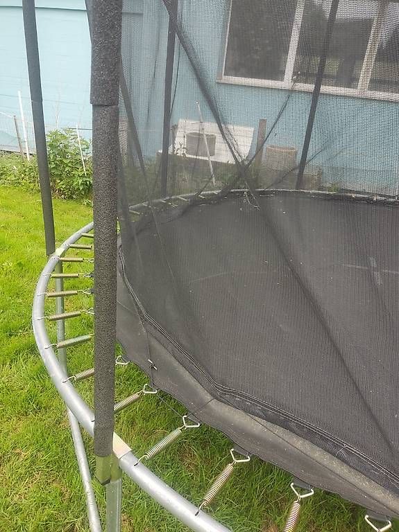 Trampoline: Gartentrampolin mit Sicherheitsnetz – Gebraucht aus Rebstein von Escooter-Shoppingcom 1