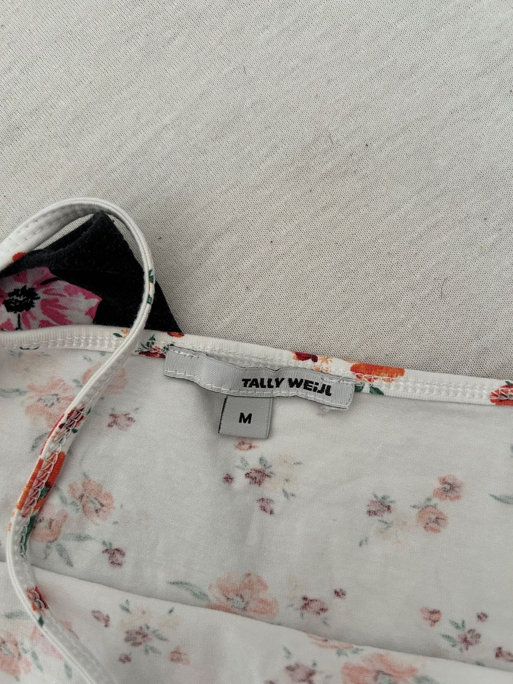 Lotti di vestiti: Lot débardeurs M/L – Usato da Reconvilier venduto da Panda90 1