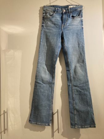 Damen Jeans Zara - ausgestellte Beine S NEU