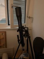 Télescope réfracteur avec monture azimutale et trépied