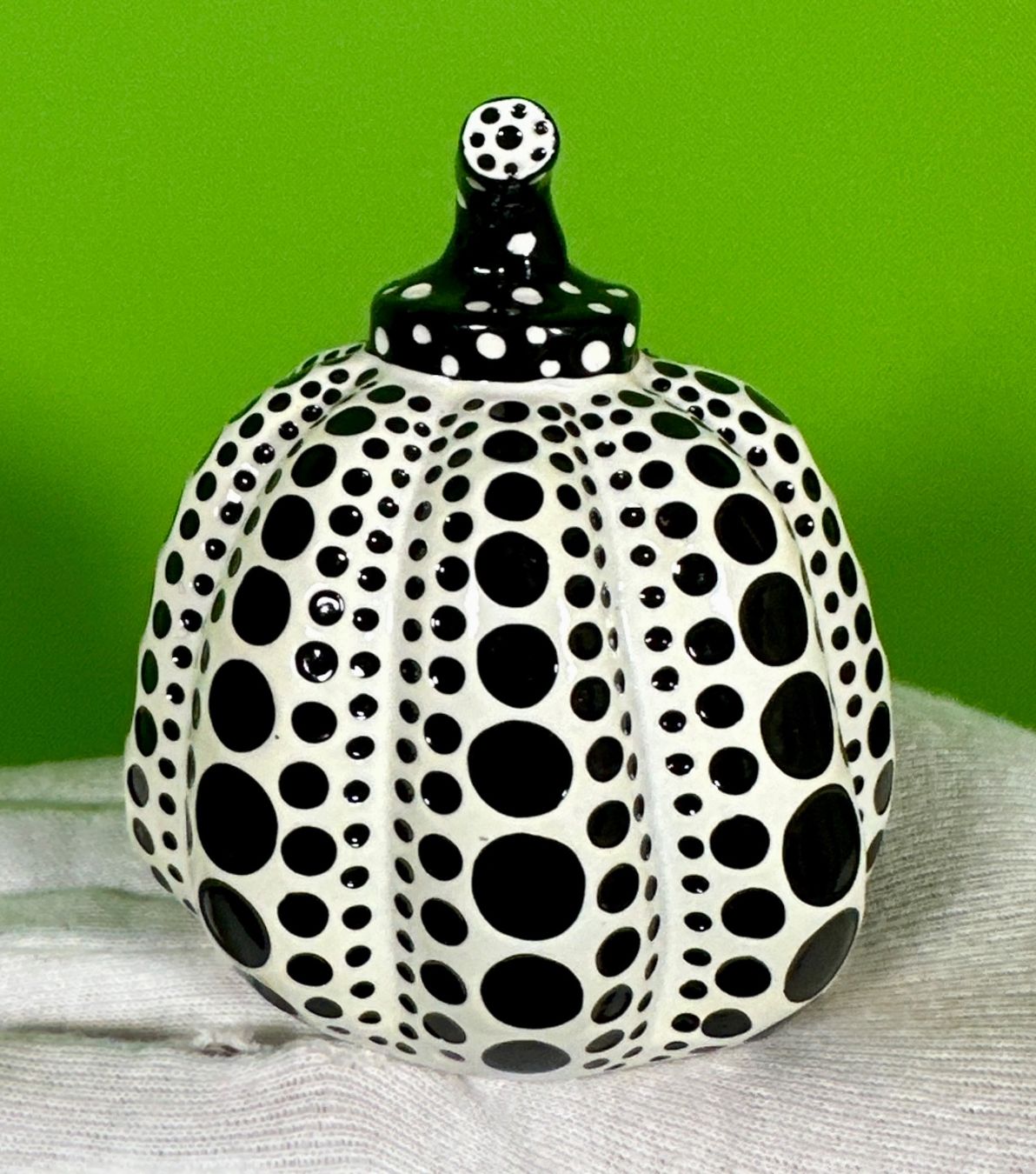 Sculture & Statue: Yayoi Kusama Pumpkin Figur – Usato da Horgen venduto da eli_9xdn