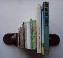 Konvolut von Büchern zum Thema Wald, Bäume und Sträucher