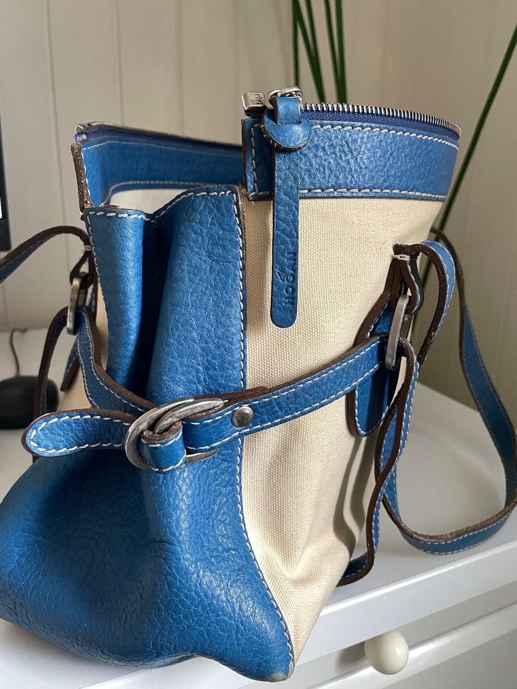 Hogan Borse da donna: HOGAN Handtasche blau / weiss – Usato da Volketswil venduto da n_r_5gdf