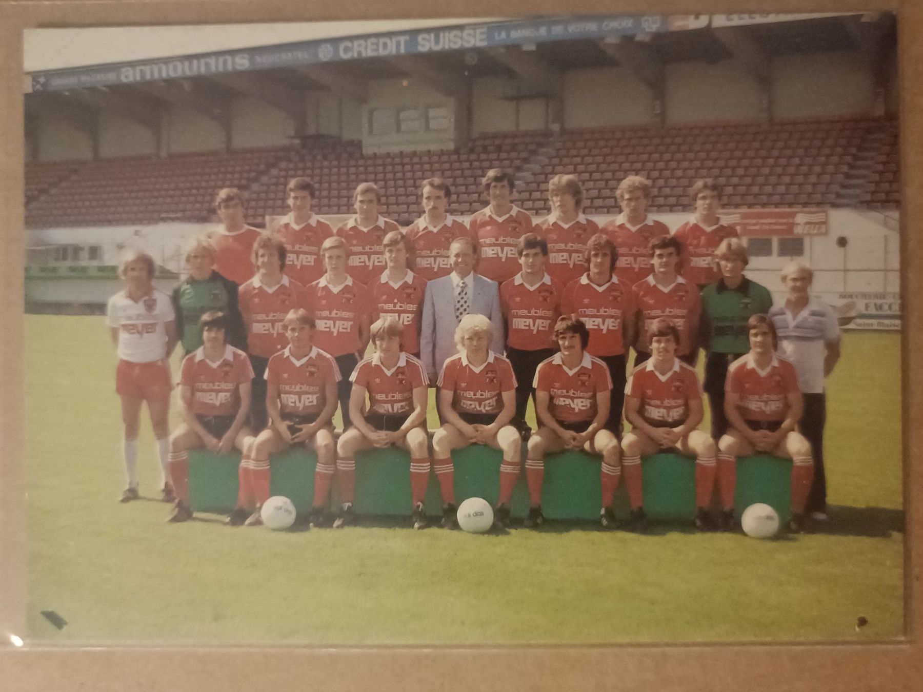 Autografi: FC Neuchatel Xamax - Saison 1981/82 – Usato da Menziken venduto da Artographs