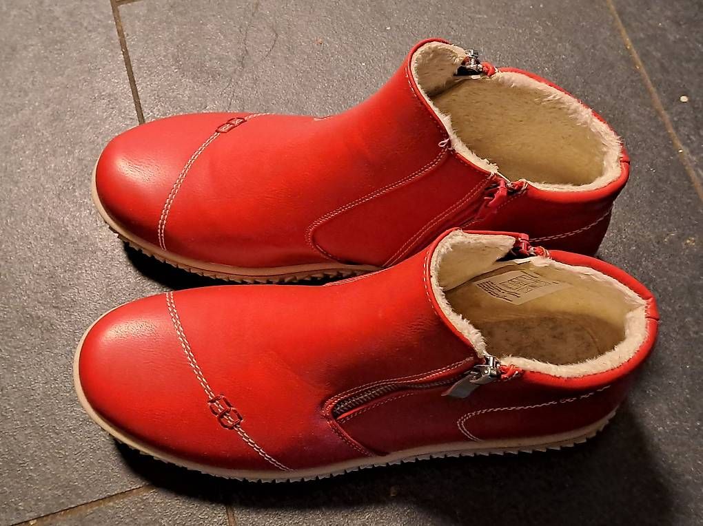 Scarpe da donna: Damenschuhe Gr. 39 neu – Usato da Liestal venduto da daspi01