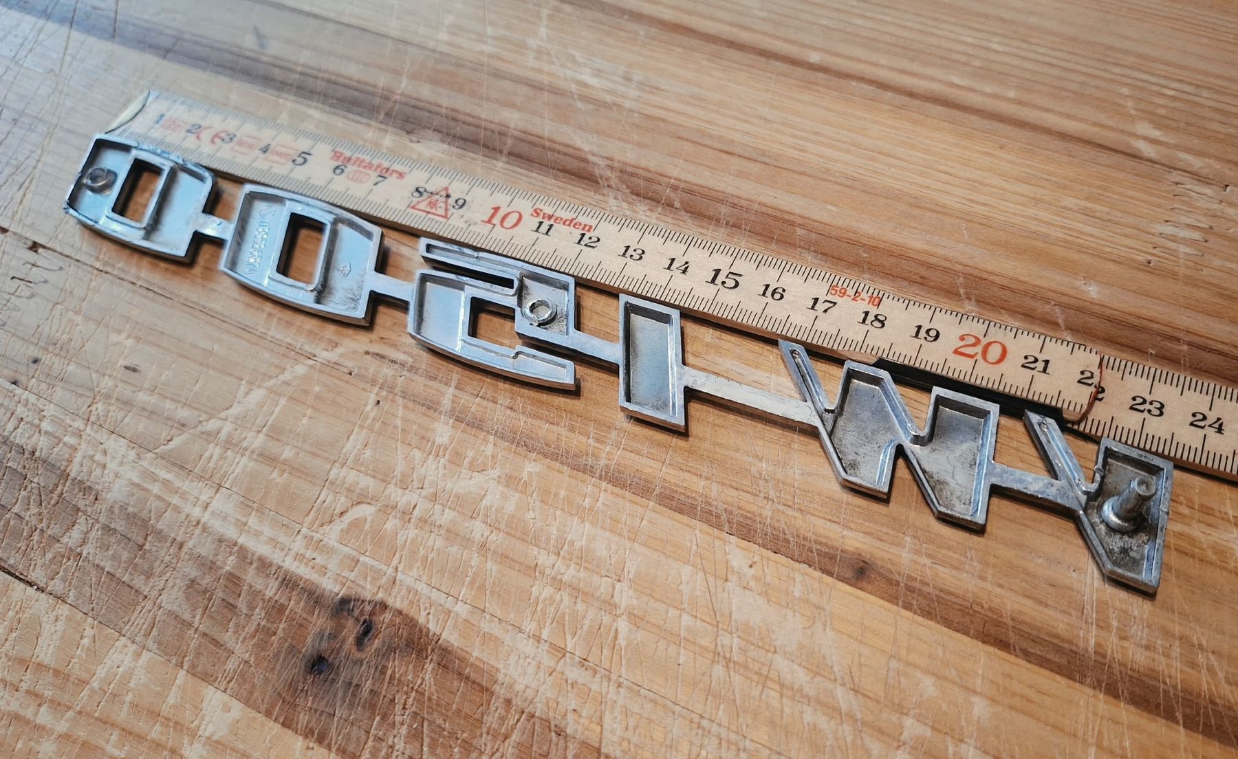 VW Alle Autoersatzteile: VW Käfer ,,1500" Emblem – Defekt aus Triesen von BLACKSHEEP75 3
