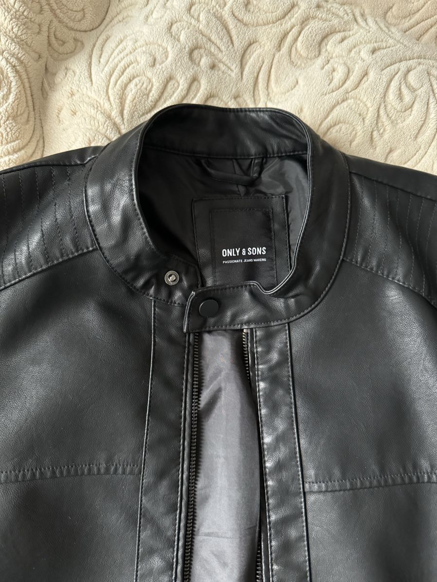 Jacken: Kunstlederjacke in Top Zustand – Gebraucht aus Erstfeld von sa1_hq2m 1