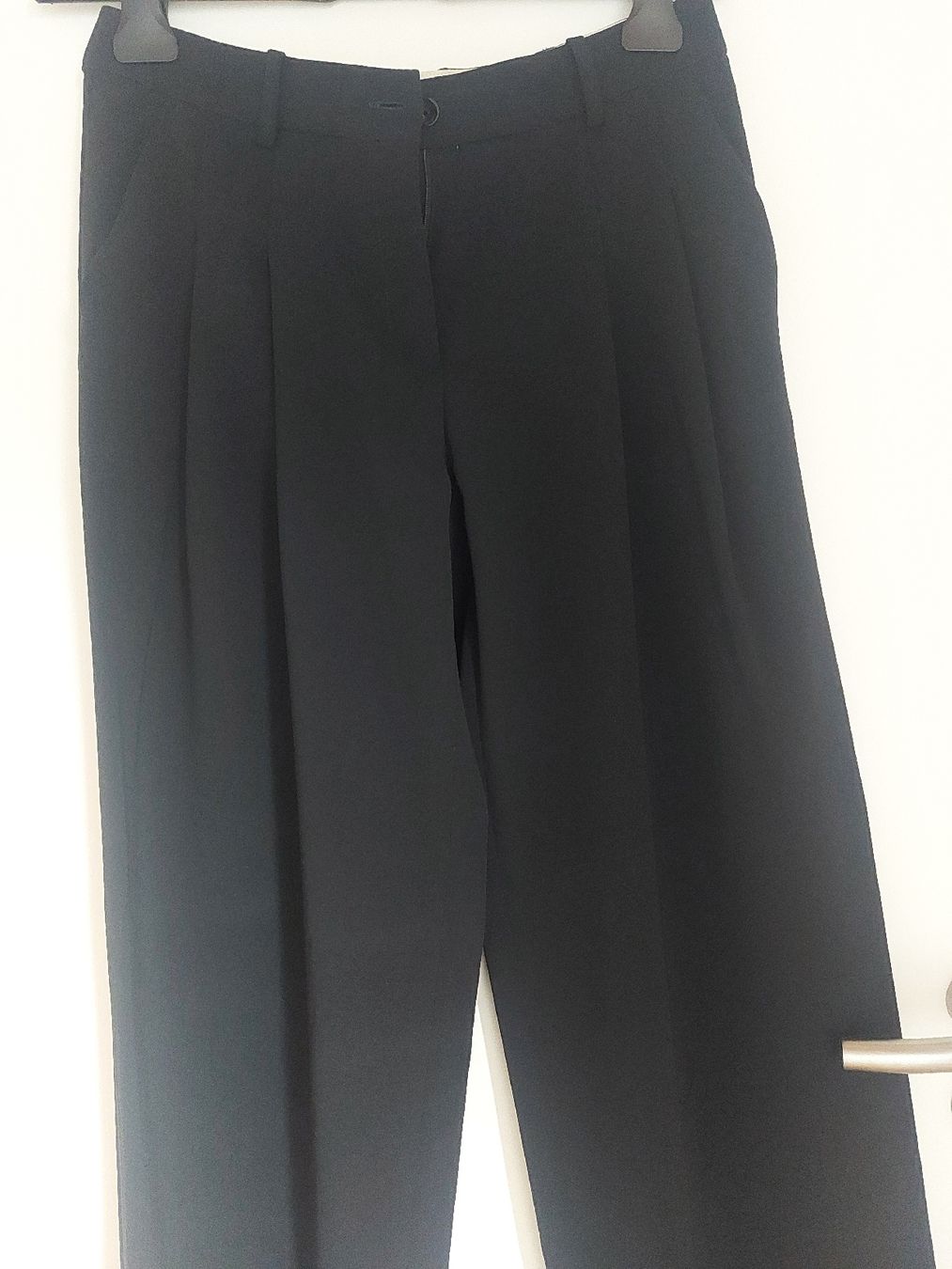Max Mara Pantalons: Max Mara Hose 38 schwarz – D'occasion à Münchenstein par luksack 8