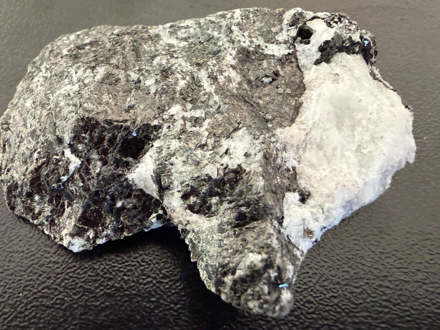 Minerali & Pietre curative: Turmalin mit Quarz, Namibia (5.7) – Nuovo (secondo la descrizione) da Muri b. Bern venduto da Gemmes