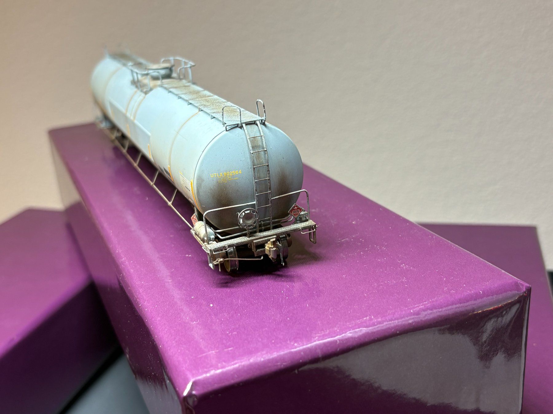 Athearn Modelleisenbahnen: Athearn Genesis LPG-Tankwagen mit Weathering – Neu (gemäss Beschreibung) aus Cham von scamps01 6