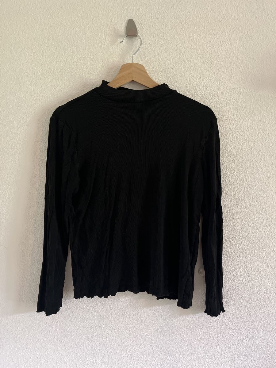 C&A Top: Pull noir avec léger colle roulé – Usato da Martigny venduto da mar_p55z