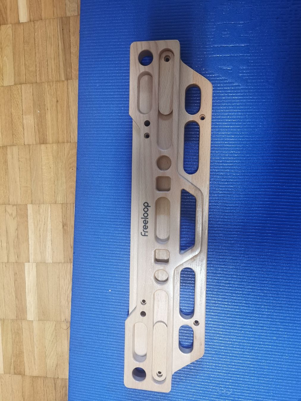 Murs & prises d'escalade: Freeloop Hangboard Trainingsboard Holz Top Zustand! – Neuf avec emballage d'origine à Bassersdorf par Sport_4_life 1