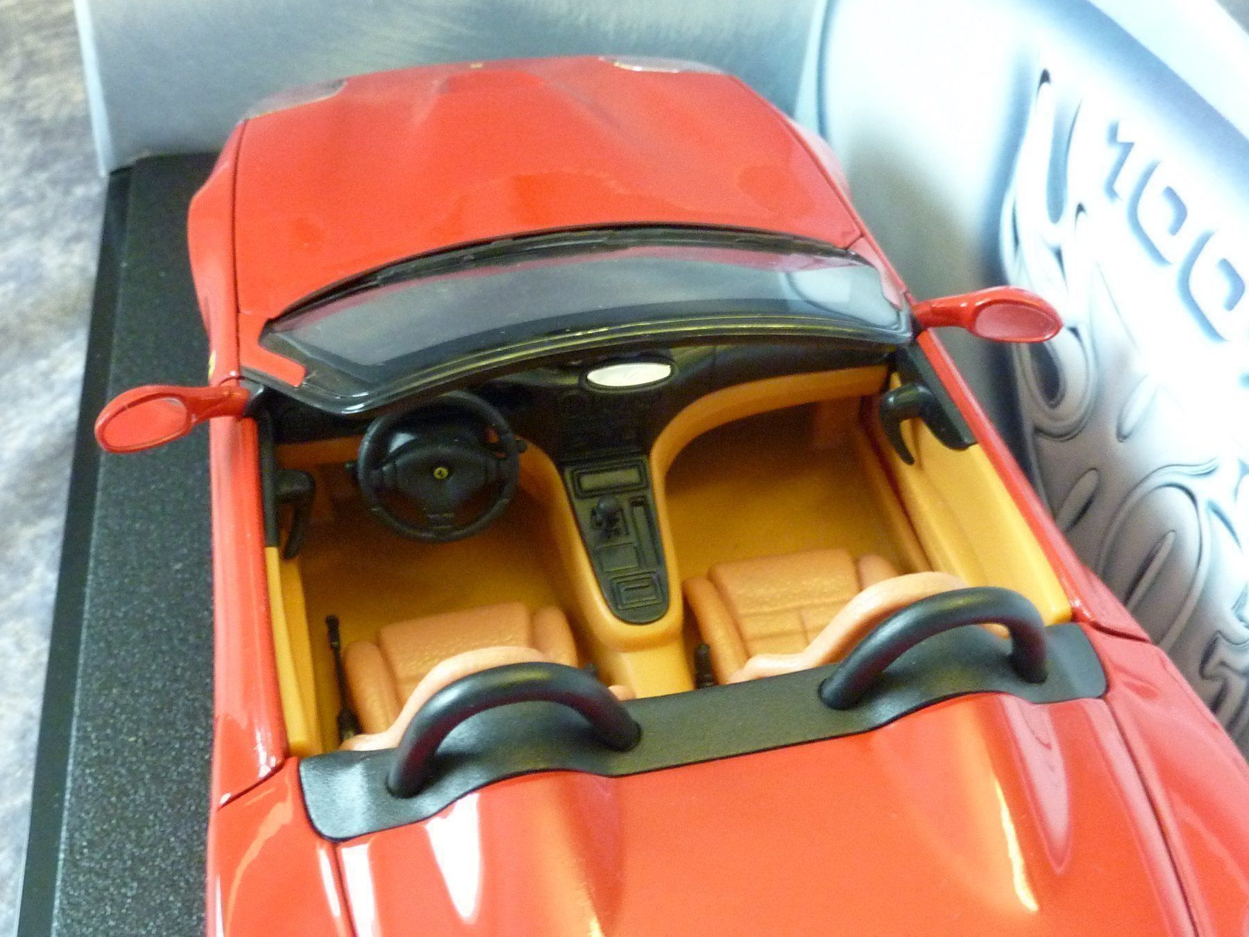 Hot Wheels Modellini d'auto: Ferrari 550 Barchetta 1:18 – Nuovo e nell'imballaggio originale da Dürrenäsch venduto da modellautos4you 5