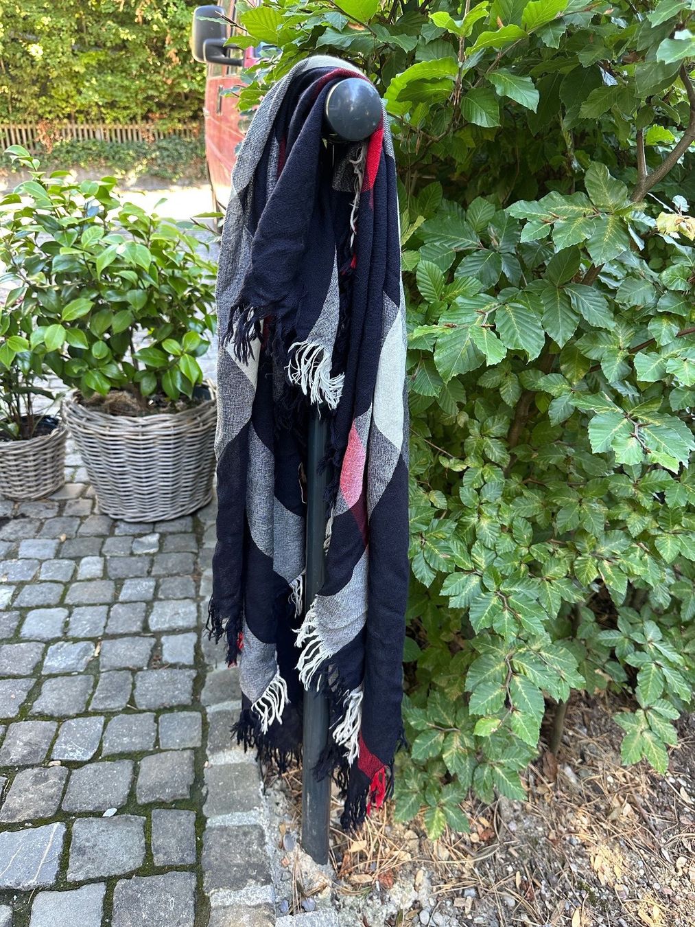 Burberry Foulard & Sciarpe: Burberry Schal – Usato da Zürich venduto da Lillyrose2013 1