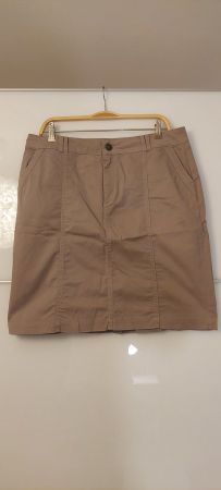 Maddison Rock in Beige, Grösse 40, Top Zustand!