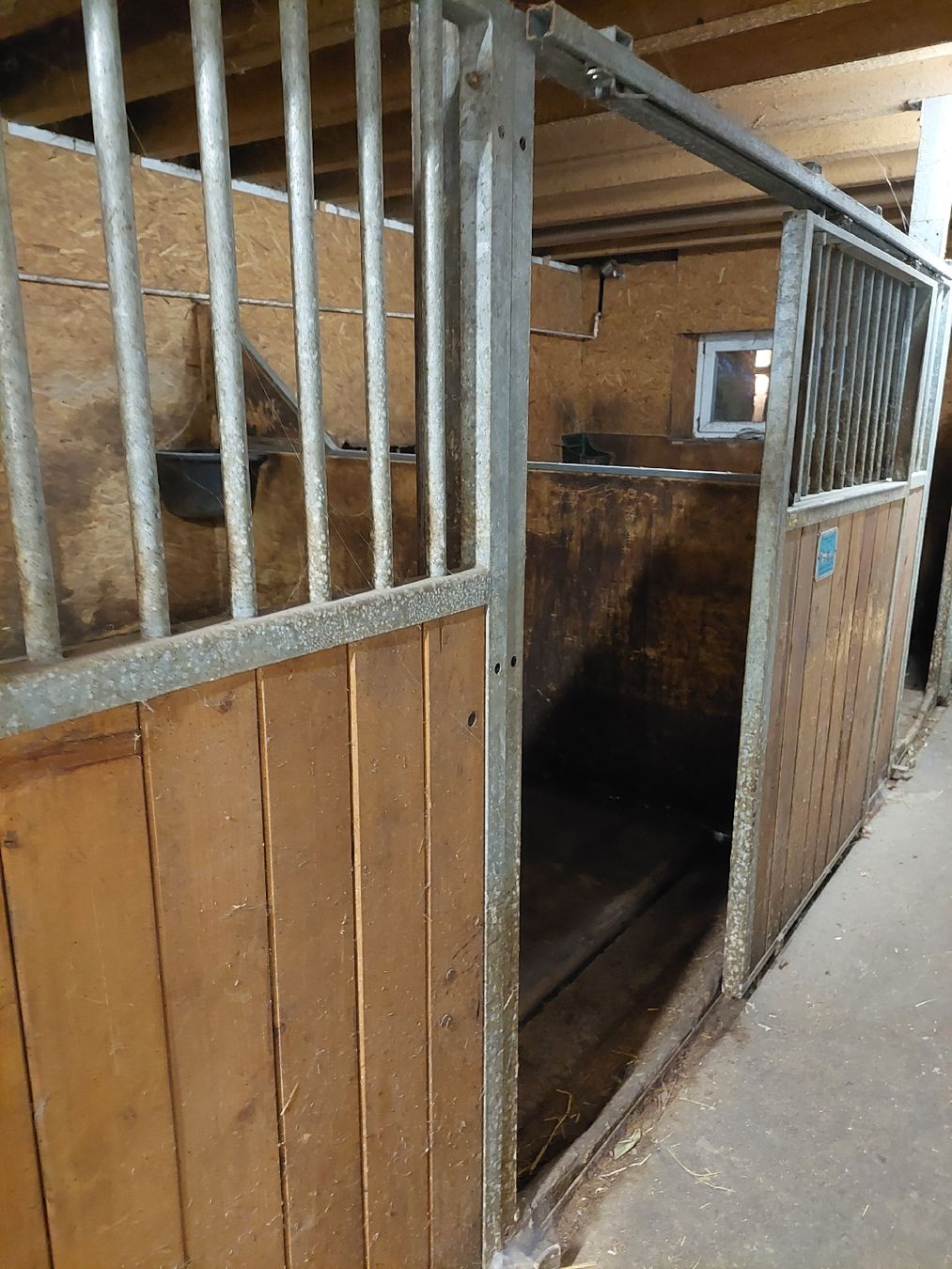 Accessori per la stalla: Pferdeboxen – Usato da Kestenholz venduto da Arion4703