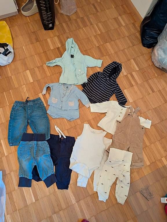 Lotti & Set di vestiti: Size 62 summer baby boy  – Usato da Basel venduto da Cheddu 1