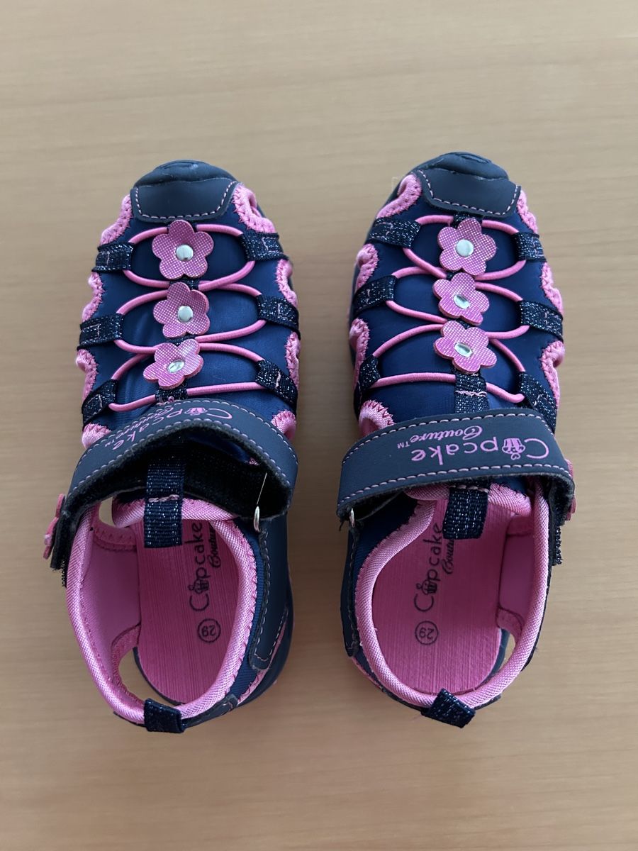 Chaussures filles: Sandalen Mädchen – Neuf (Voir description) à Forch par CorinneB-K